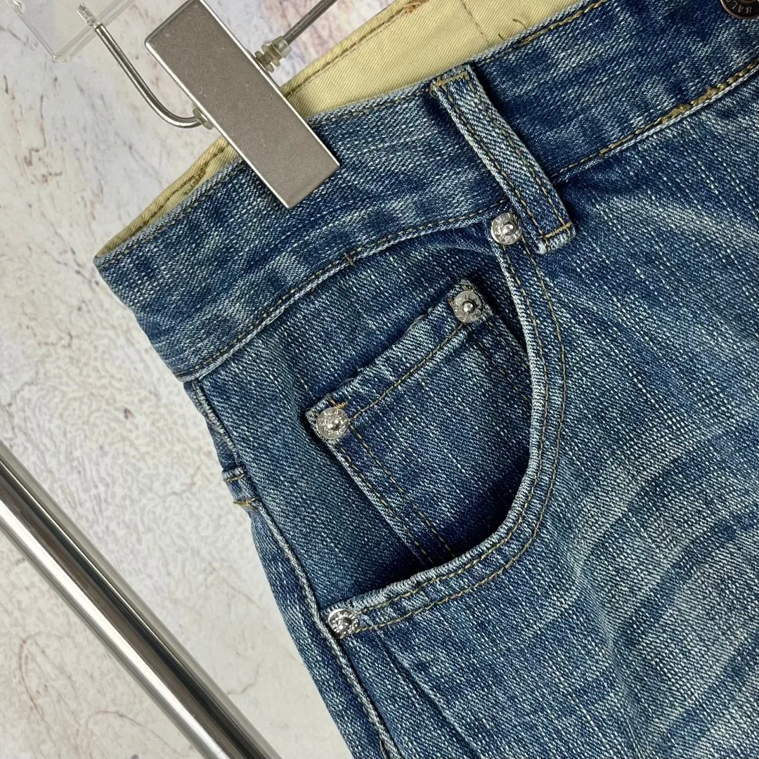 BB 152 🔘 𝐁𝐀𝐋𝐄𝐍𝐂𝐈𝐀𝐆𝐀 26SS * Quality｜ ｜ Versatile ， ， ， Retro ， 、 ； ， ， ， 。 26SSNew Arrival ， ， ， 、 ， Classic ， ， 、 ， 。 ｜ 、 、 、 ， + ， 、 ； ， 、 ； ， ， Retro 。 ｜1:1 Balenciaga ， ， 、 ，Red Light Blue ； Cowhide Leather ， + ， 。 、 、 、 ， 、 ； （ 、 、 ），Quality 。Retro ， Same Style ， ， 。 Size：M L XL XXL（30.32.34.36） ：Blue